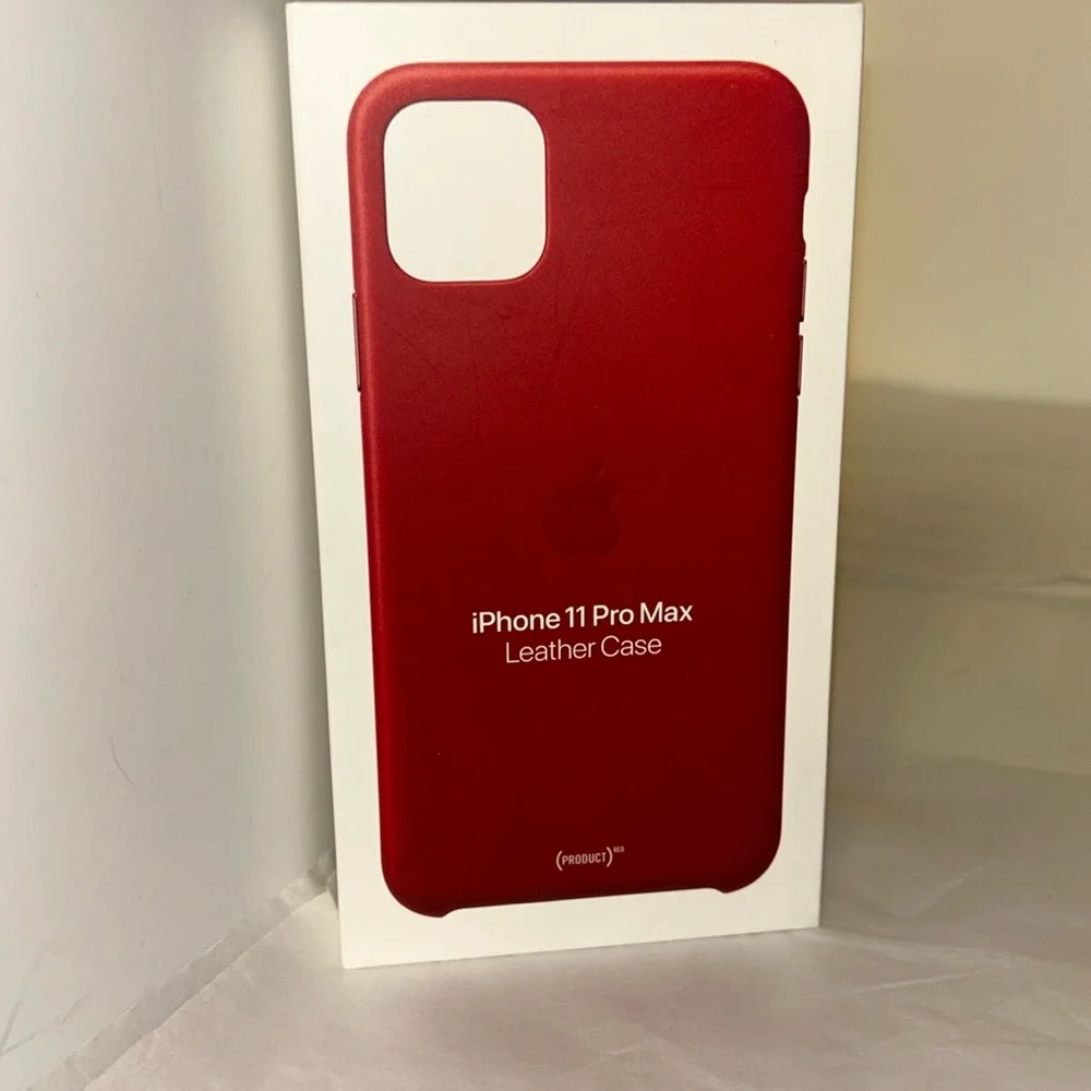 Apple iPhone 11 Pro Max Leather Snap Case Cover - Red New in Box